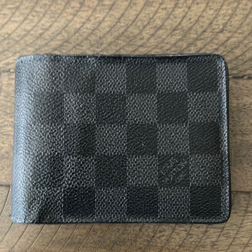 Louis Vuitton Men’s Wallet